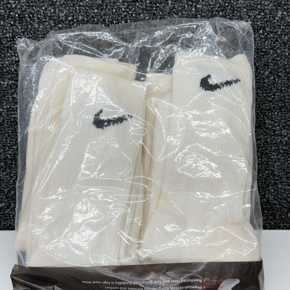 Vintage 2006 Nike Performance Crew Socks 4 Pair White Medium Made in USA SX2488